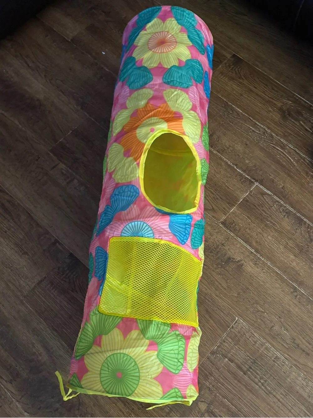 Floral pop up cat tunnel w/ attached toy NEW